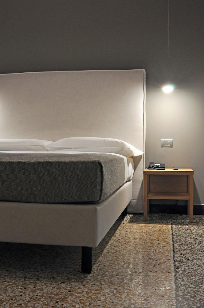 Hnn Luxury Hotel Genua